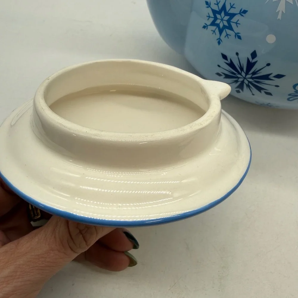 Disney Frozen Elsa Anna Ceramic Teapot Blue Snowflake Lid Movie Collectible